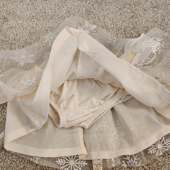 New with tags! Bundle of 2 Baby Girls Holiday Skirts size 0-3M - Picture 5 of 7